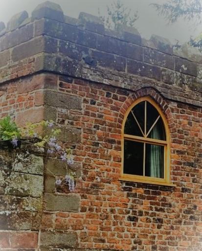 Stay In A Castle! Unique & Luxurious Historical Apartment, Self Contained, Free Parking & Wi-Fi Chester Esterno foto